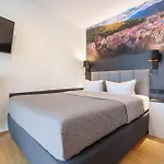 V7 Boutique Apartament *
