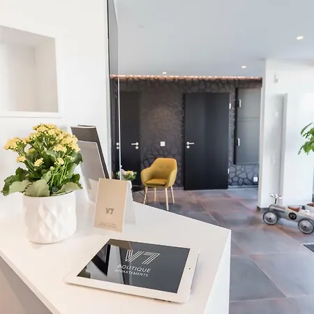 V7 부티크 아파트먼트 *