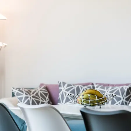 V7 부티크 아파트먼트 *