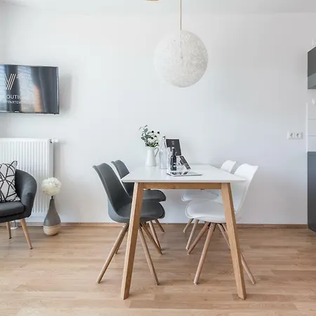 V7 부티크 아파트먼트