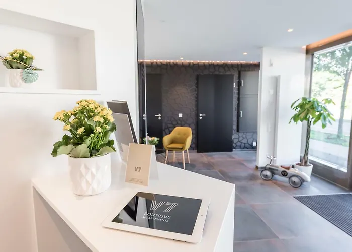 V7 Boutique *